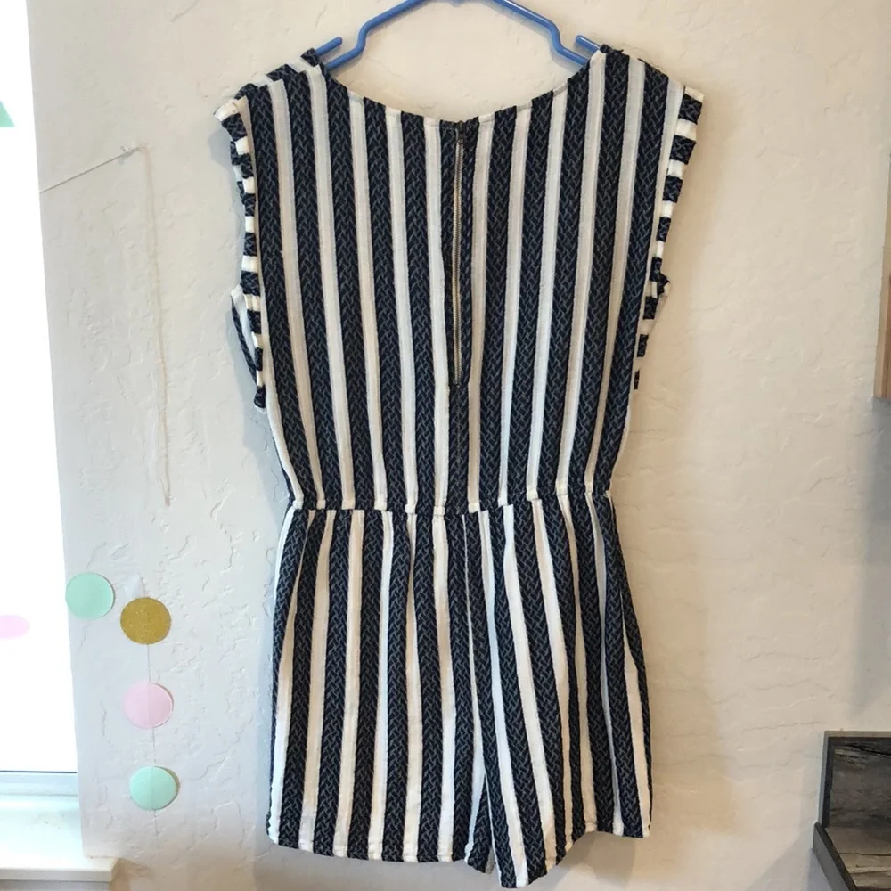 Universal Thread Romper - Picture 2 of 5